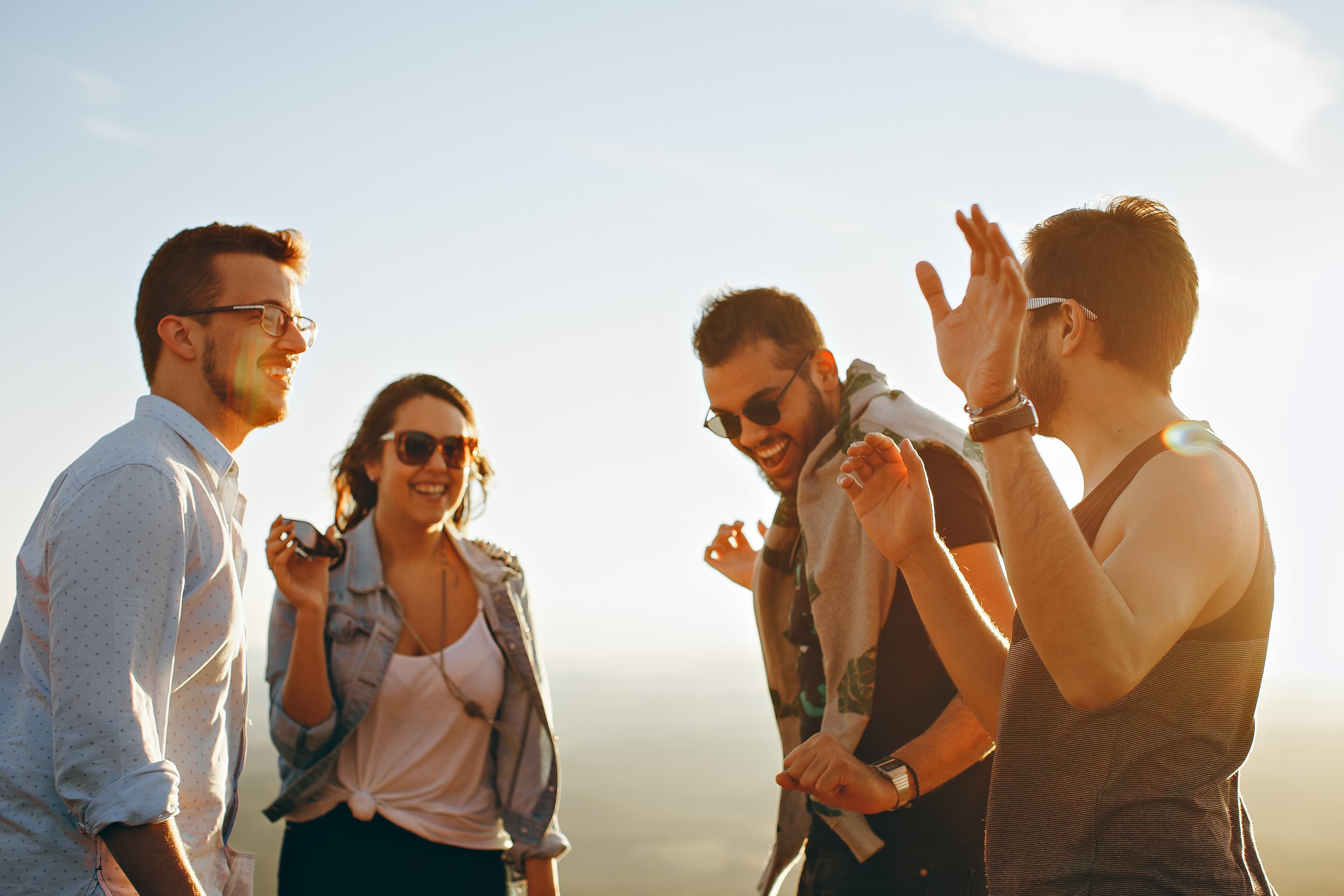 Lavoro di squadra, persone sorridenti